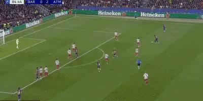 巴萨过人王，射门是一点准星不带啊！这盘带是挺犀利的，也是战术的一种形式。
亚马尔