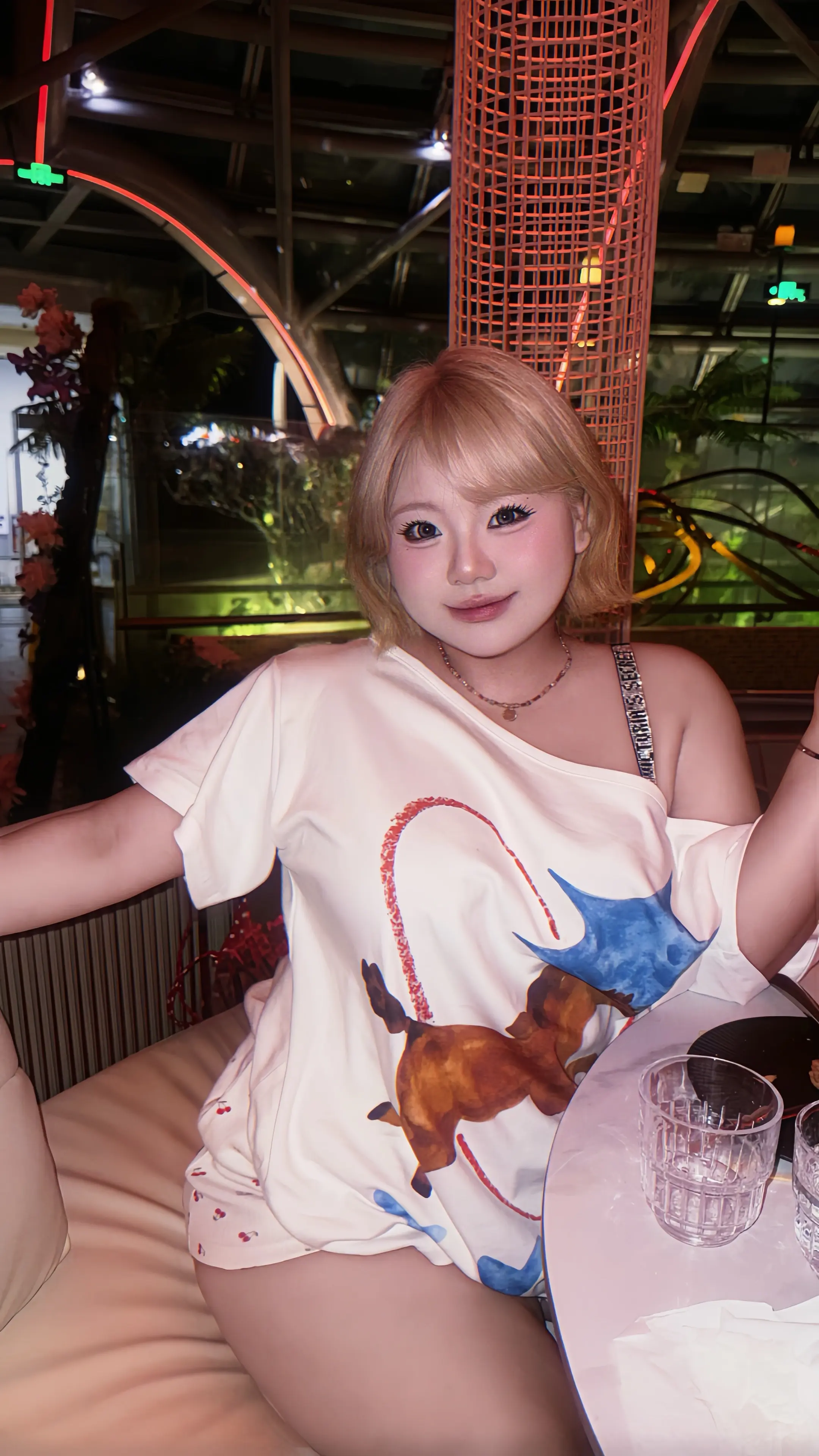 可她的笑真的好甜