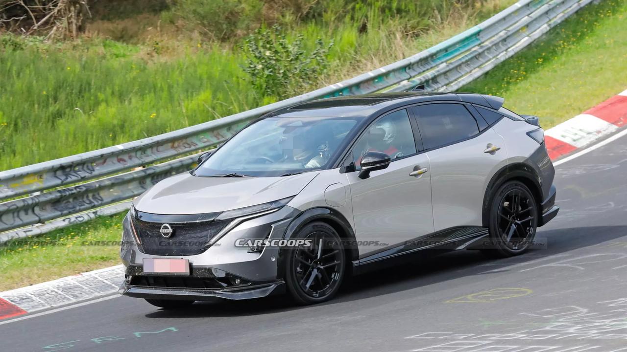 2024款日产Ariya NISMO在纽博格林赛道进行测试，这款日产 Ariya