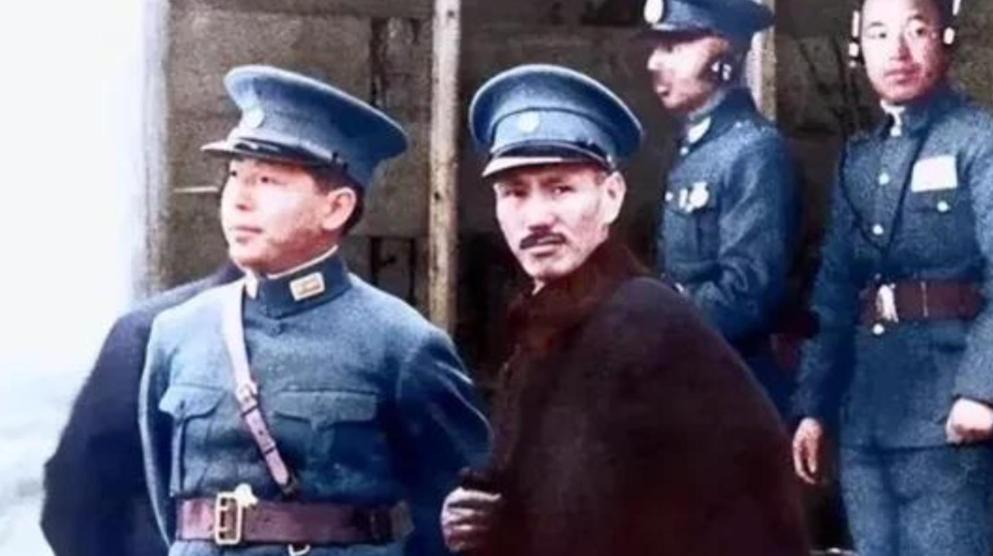 台湾公开蒋介石亲笔手令，均为电报原稿，全是“对日不抵抗”命令

这几年老有人提一