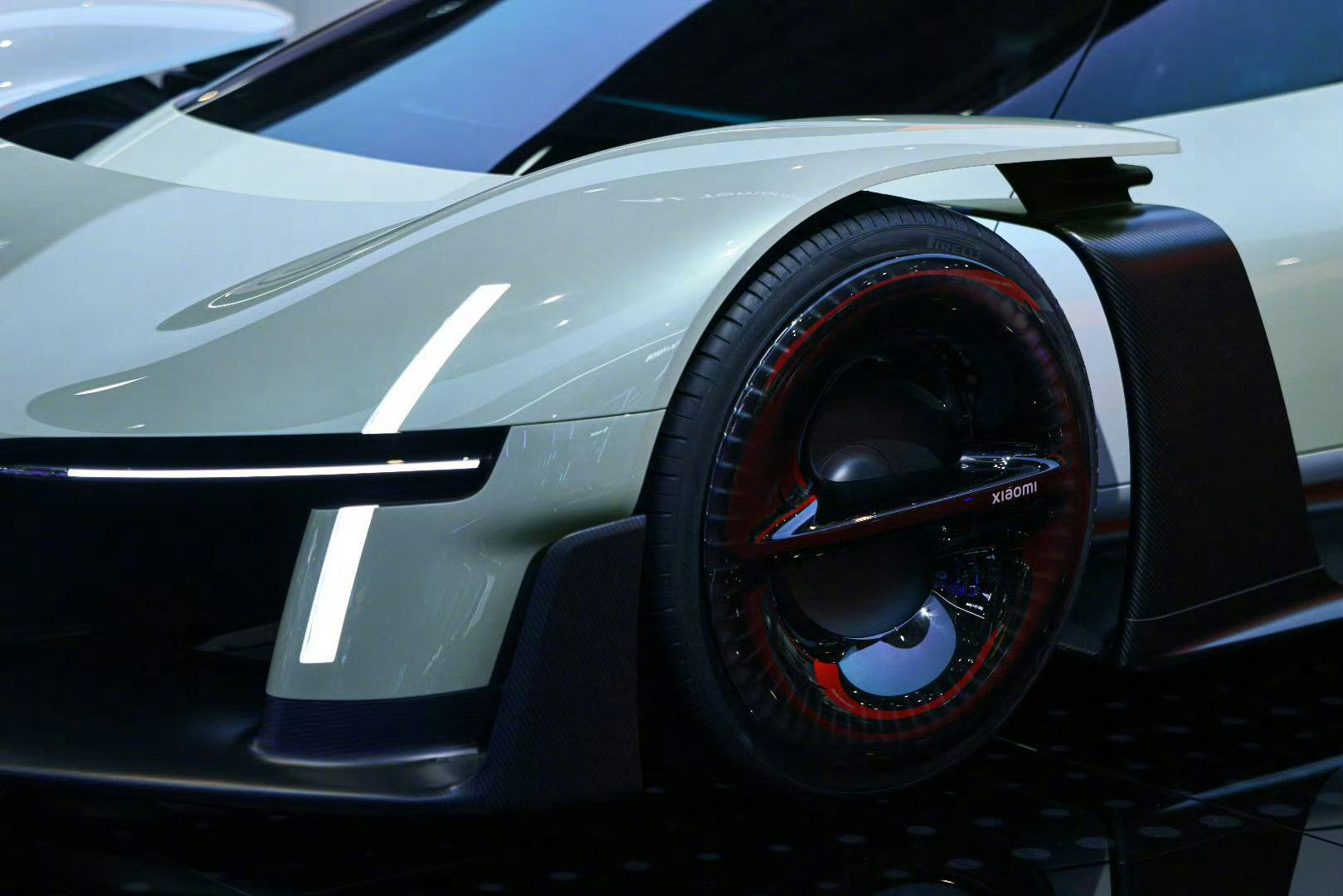 这次MWC展会上，小米这款概念超跑直接惊艳全球。不管是外观设计、空气动力学，还是
