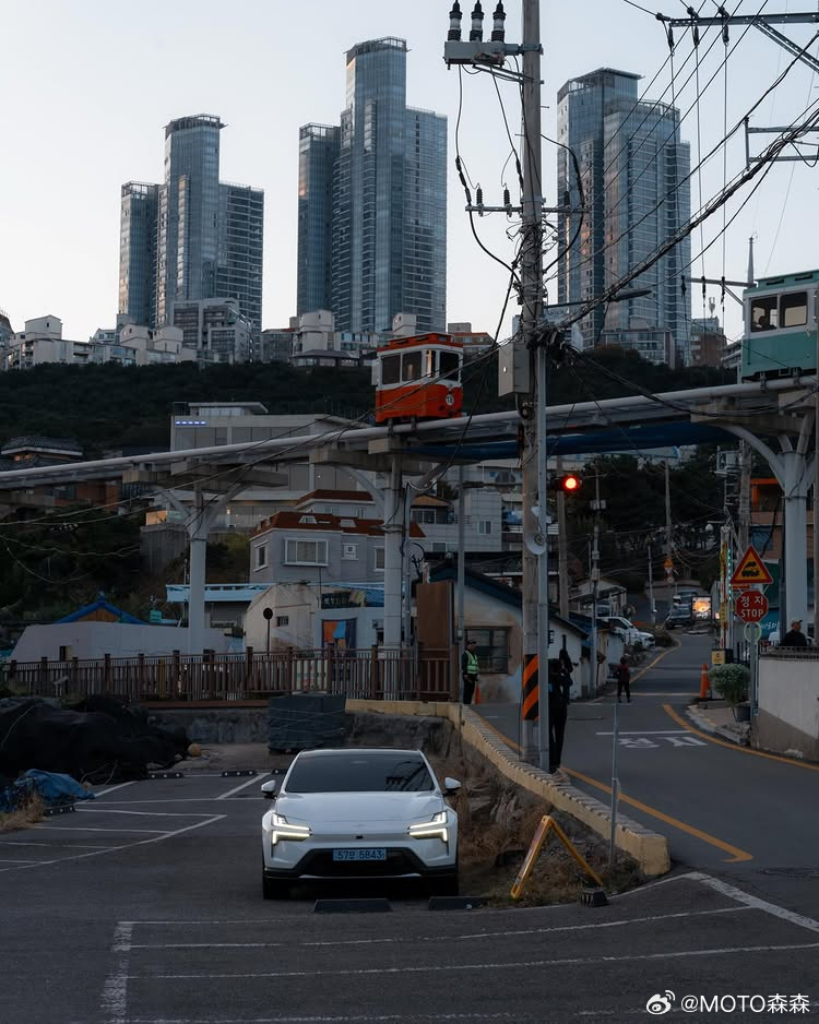 釜山街头的极星4via ins 