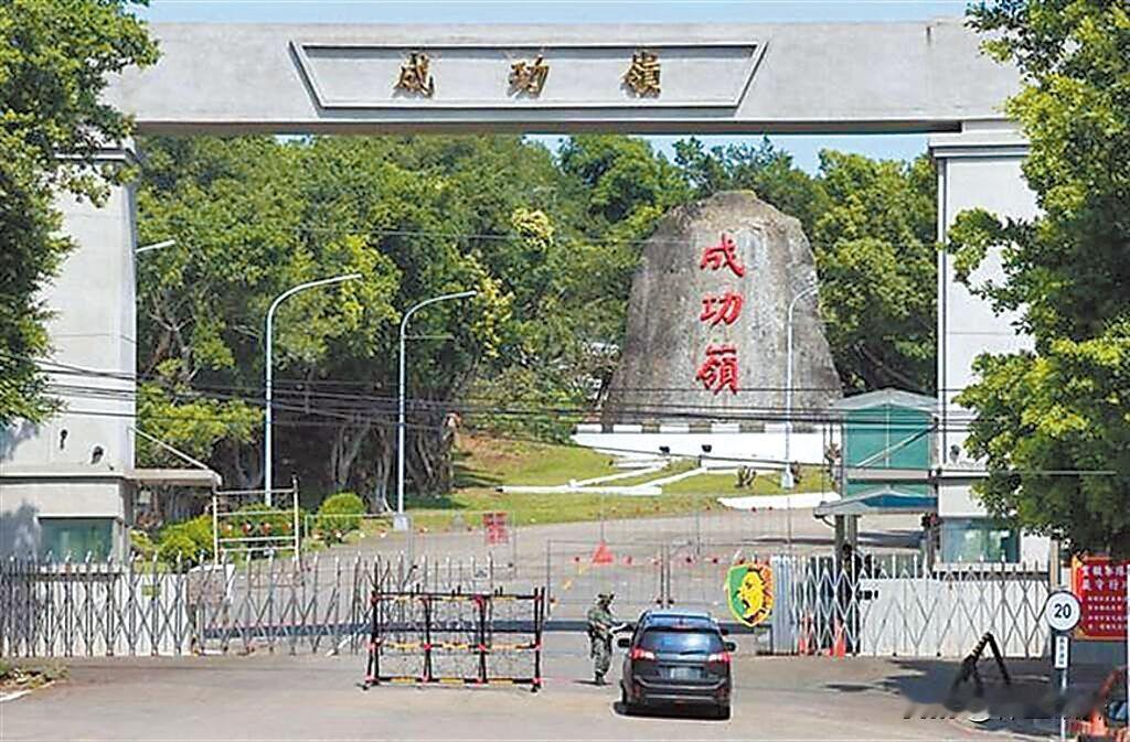 台湾再次出现逃兵
在围岛军演后，台湾空军飞行员出现了宁愿赔上300万元也要退役的