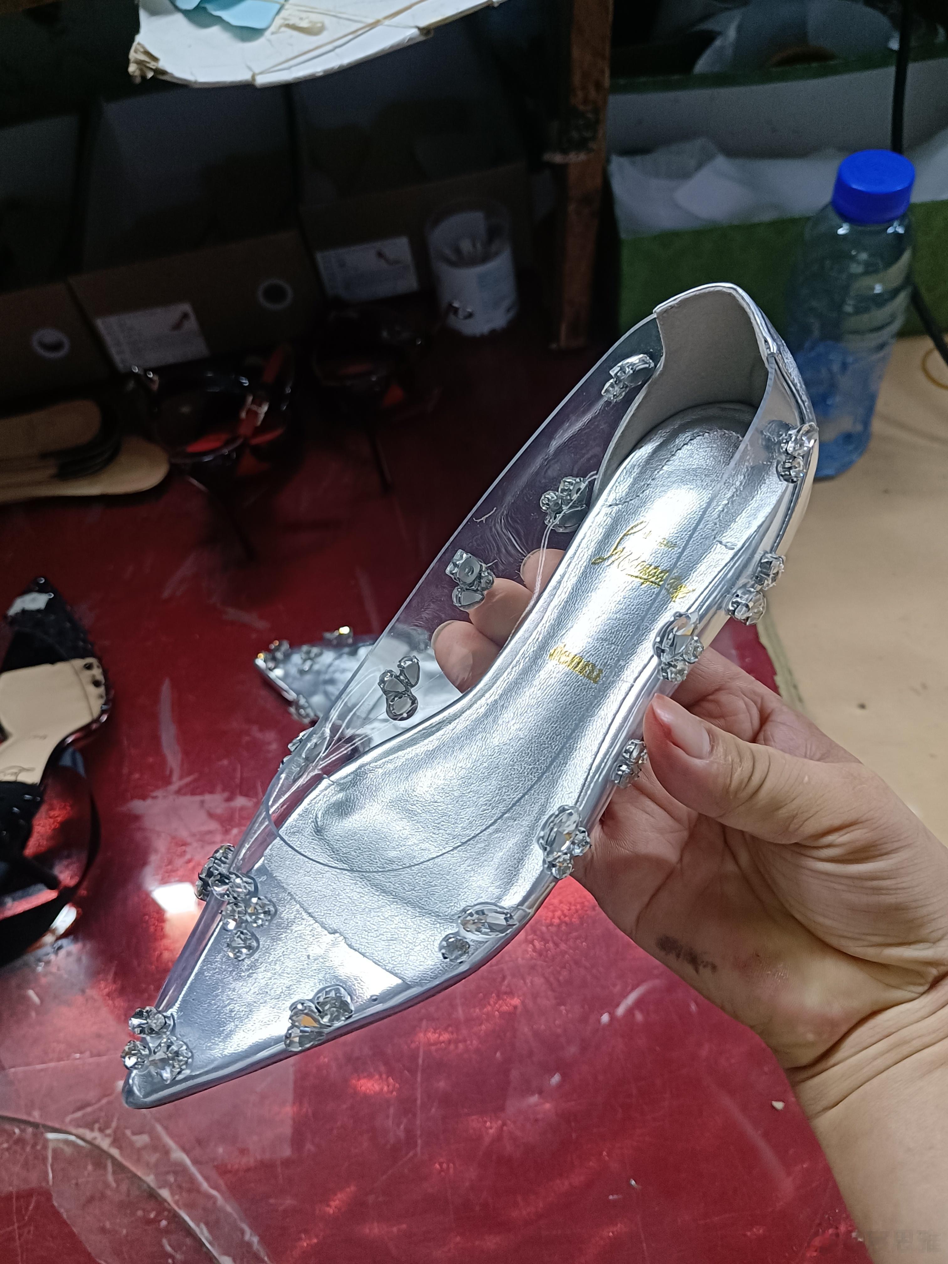 这是谁的高跟鞋👠 ​​​