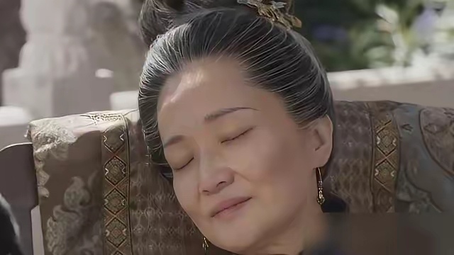 47集都追完了，许兰香从头到尾喊养母“妈妈”，愣是没叫过一声“母亲”。别小看这一