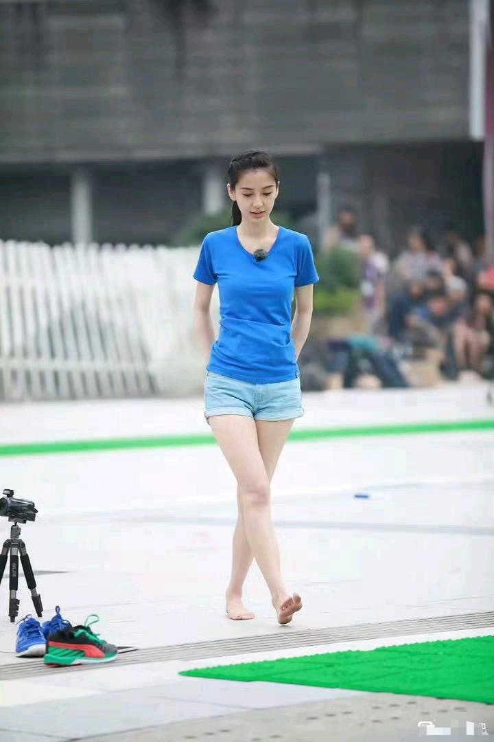 Angelababy第一次参加跑男，那个时候她才25岁 