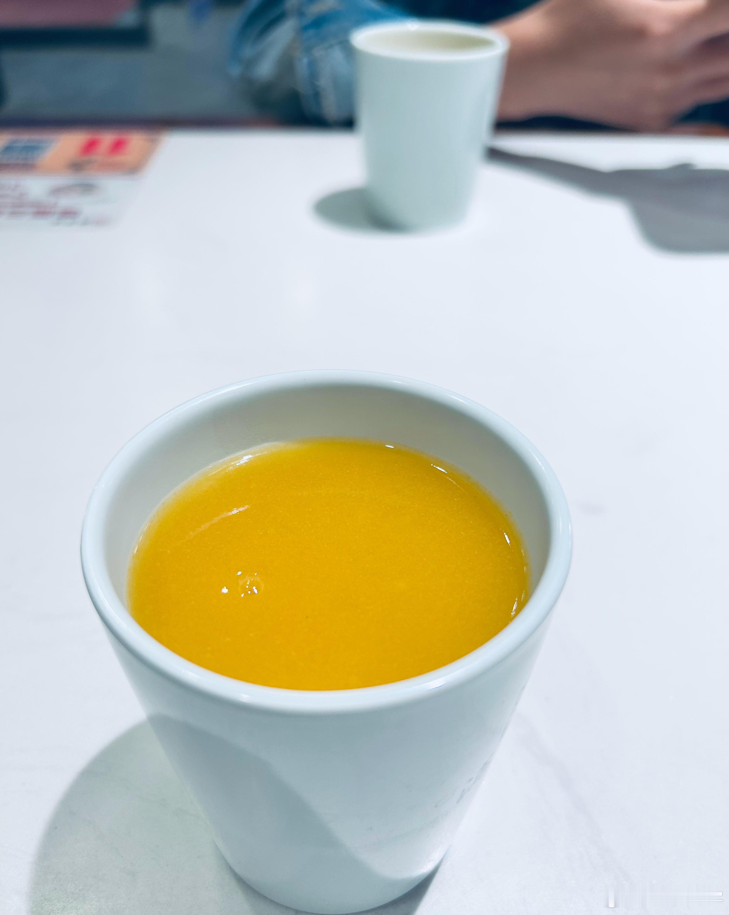 来郑州出差，算是的半个家乡，来吃河南烩面，份量真的大，图中点的都是小份。河南烩面