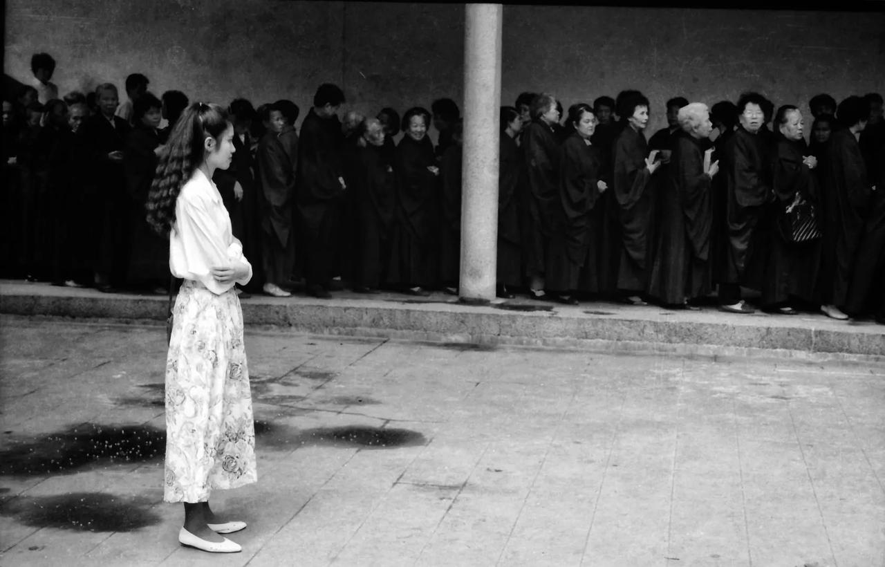 王鹭佳：八九十年代的留影。（厦门南普陀）

一个行行摄色的人，全世界是我的摄影棚
