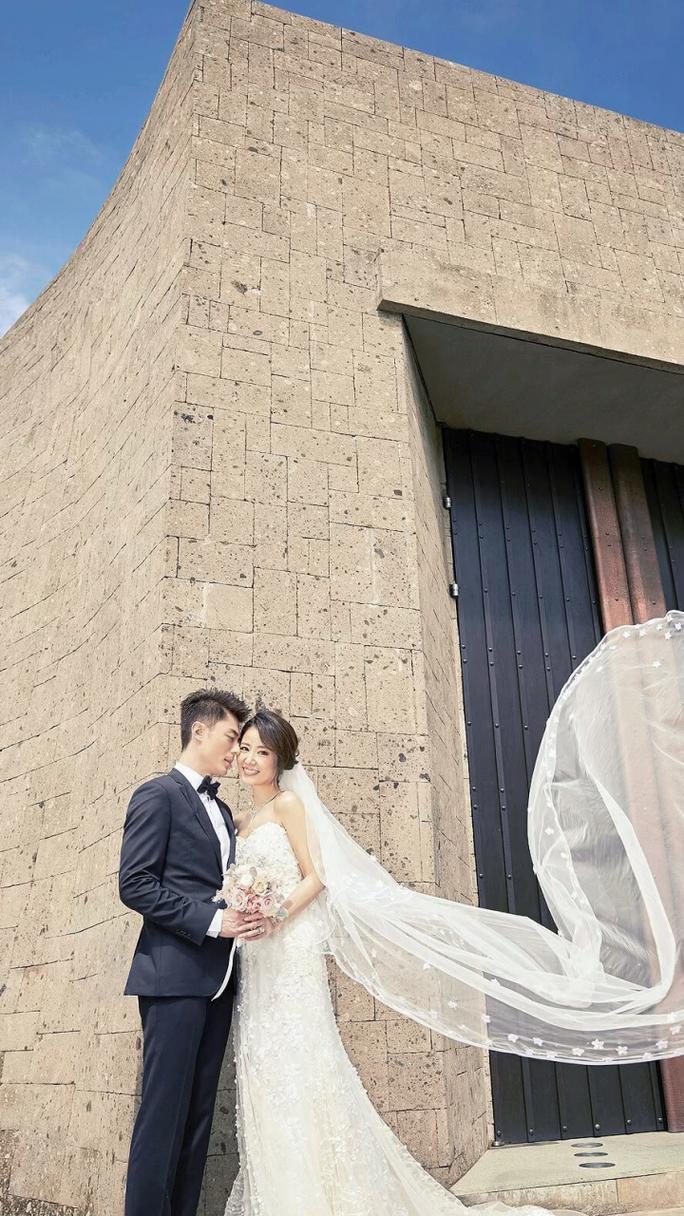 林心如与霍建华自2005年因《地下铁》结识后，以“兄弟式”模式相处十年。霍建华曾