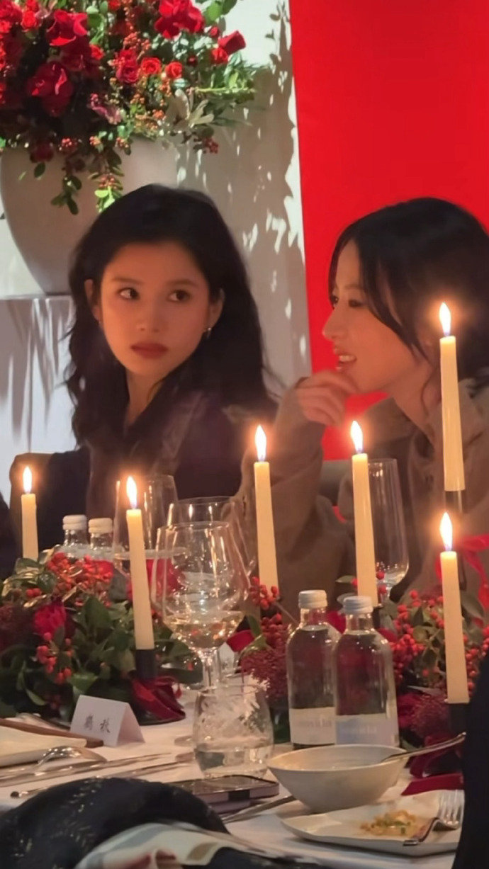 张婧仪鹤秋周雨彤同框自拍张婧仪鹤秋周雨彤同框合照张婧仪鹤秋周雨彤同框合照了 