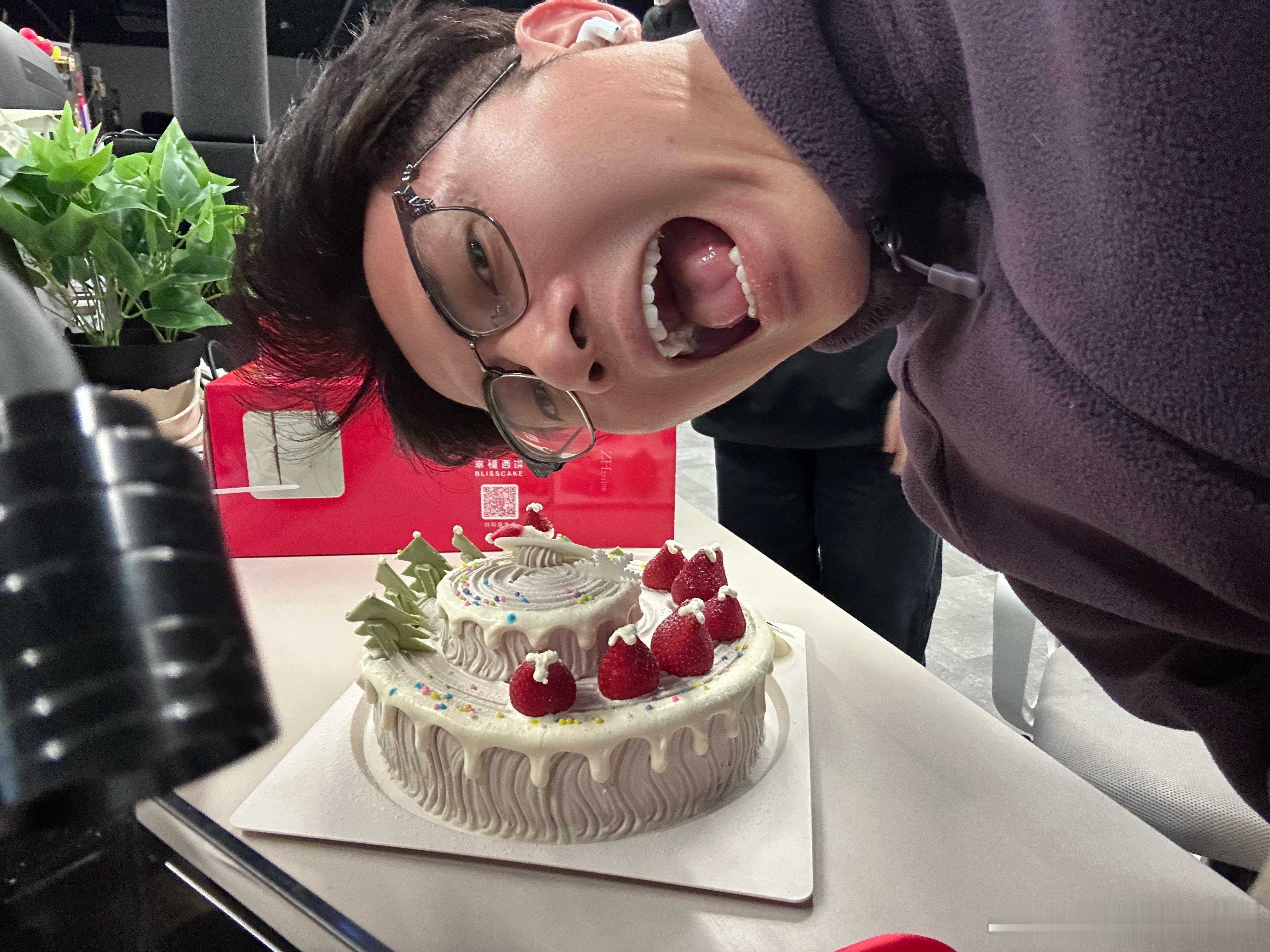 过节？过什么节？影响到我上班了 既然送了，那就送给幸福的你吧！ 