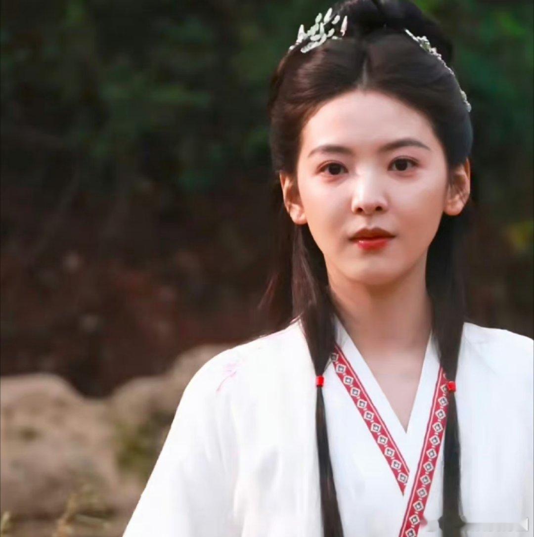 章若楠的古装。。。显老buff叠满了。。这能对嘛？？ ​​​