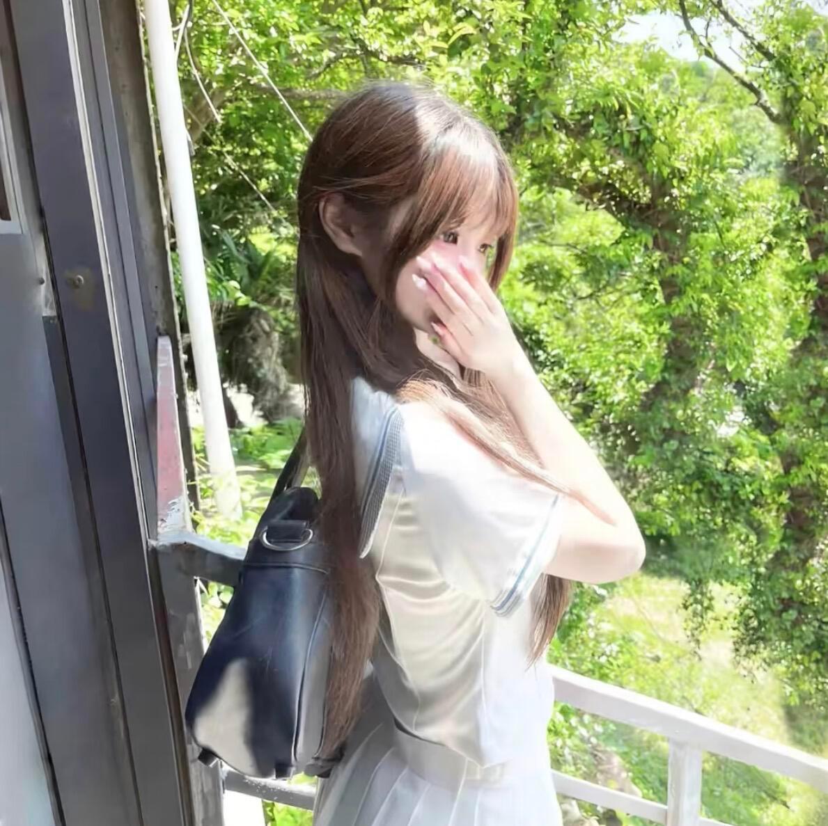 𝙒𝙚𝘾𝙝𝙖𝙩‖春风有信 花开有期˶> ᴗ <˶｜无水印头像 