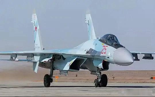 伊朗终于拿到新战机了！不是网上传的48架，是首批16架，其中12架已经停在伊朗的
