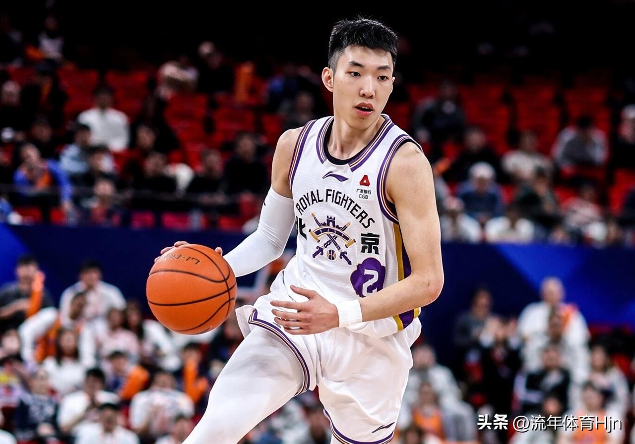 国字号后卫被小外援完爆，北控主场爆冷不敌同曦。

谁能想到坐拥豪华阵容的北控，竟