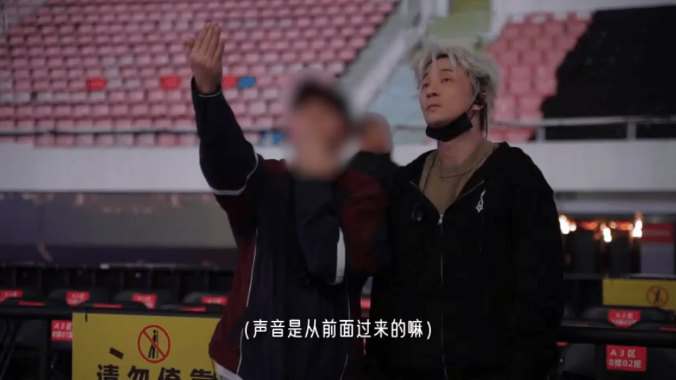 薛之谦对舞台细节有多较真 看完幕后真的破防了，薛之谦对舞台的用心肉眼可见，大大小