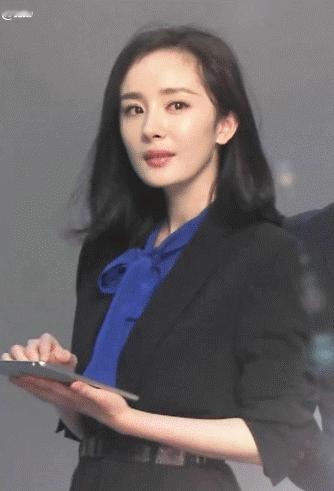 杨幂  追翻译官那年，谁还记得满大街模仿乔菲的lob头[你好]（我承认我也心动过