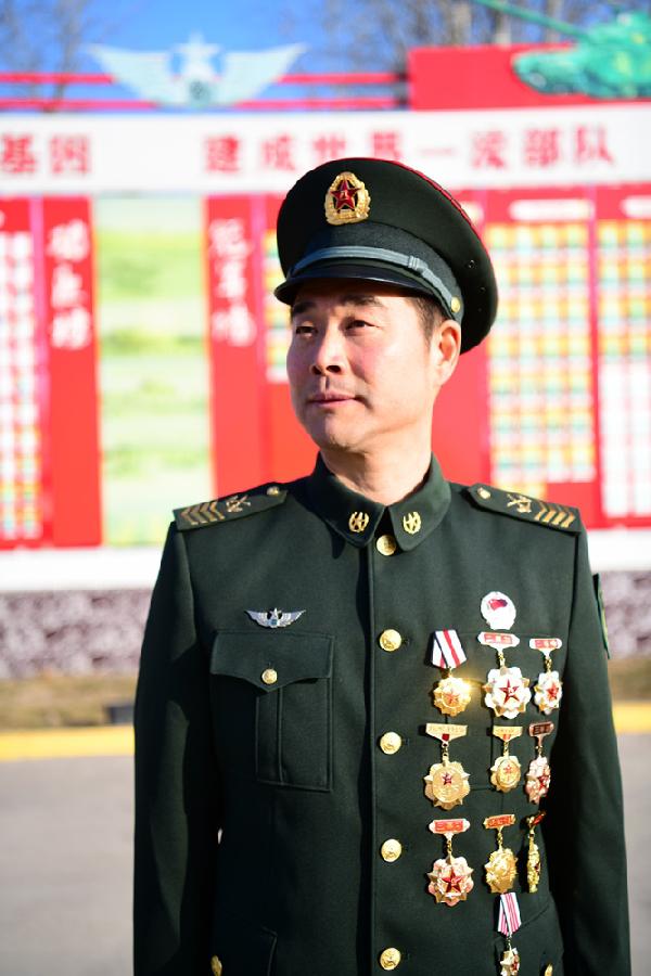 32年铁甲为伴！五特精兵丁辉，全军少有的装甲兵王
 
丁辉，辽宁开原人，1975