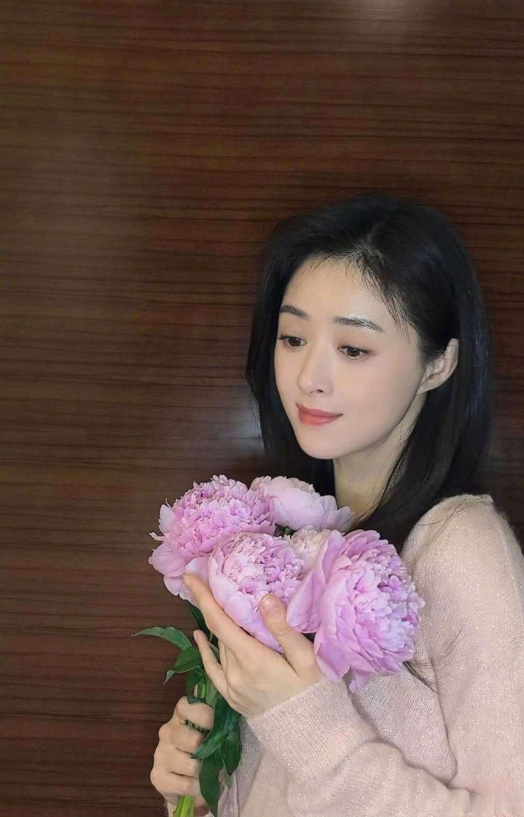 娱乐[超话]蒋欣世兰可我不是你蒋欣可我不是你 [泪][泪] ​蒋欣可我不是你 ​