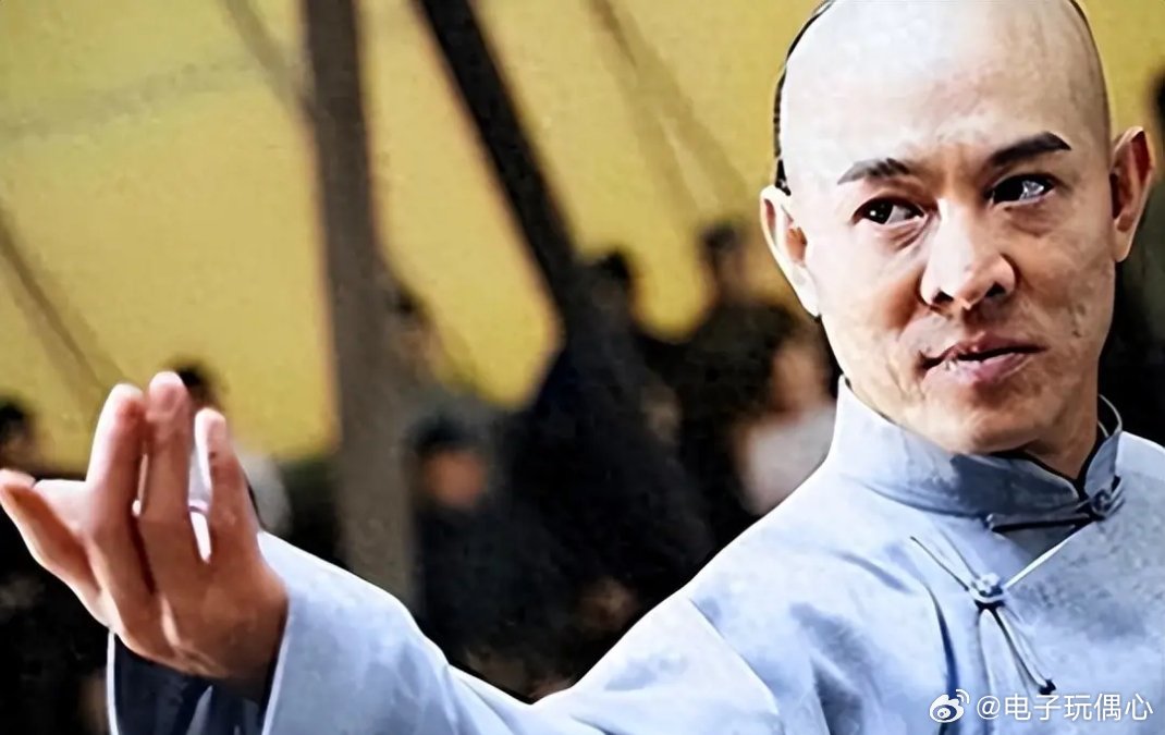 结婚26年，如今再看李连杰和利智的合照，才发现他们老到难以想象 