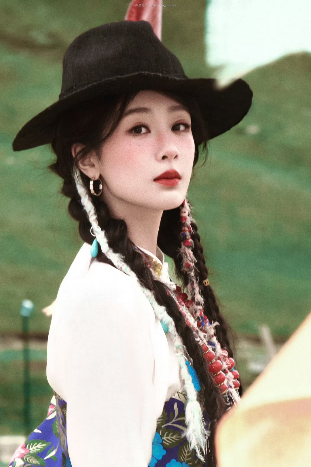 玉兰花开君再来 yz杨紫董竹君  yz杨紫玉兰花开君再来 “或许今年的冬天更值得