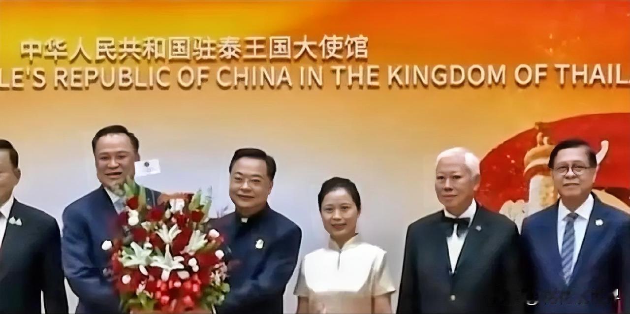 12月24日凌晨的最新消息，速报，全都不容错过，第七条：柬泰边境停火谈判因地点之