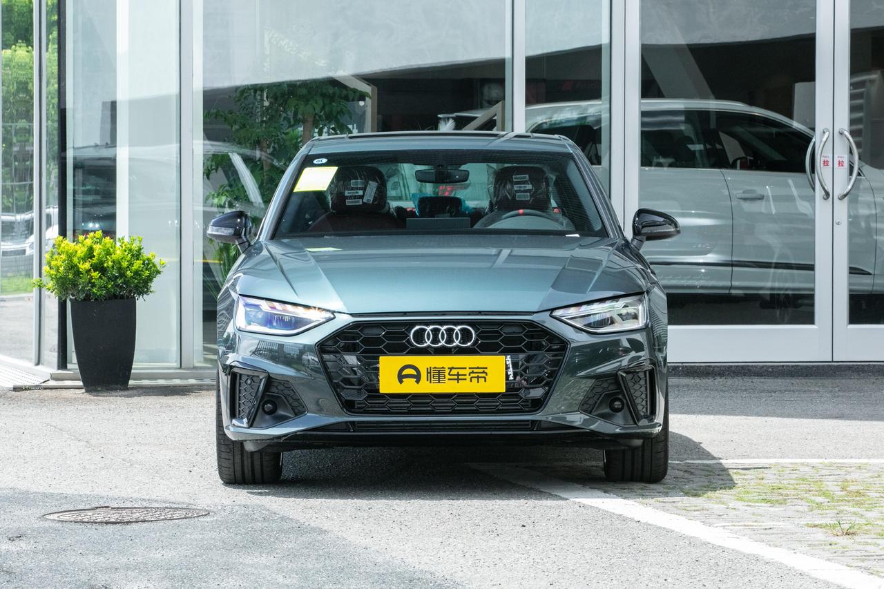 刚提A4L三个月，跑了4200公里，上个月保险到期，4S店小保养花了1080块，