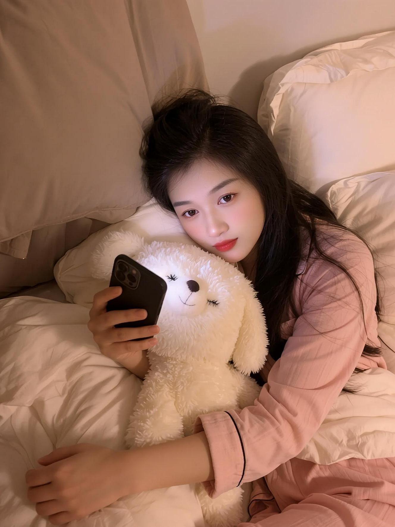 AI粉色系生活照