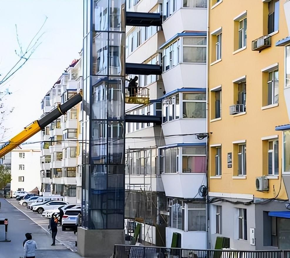 多数唱衰房价的都是要买房的人

绝大多数唱衰房价的都是没房人，现在网上唱衰房价的