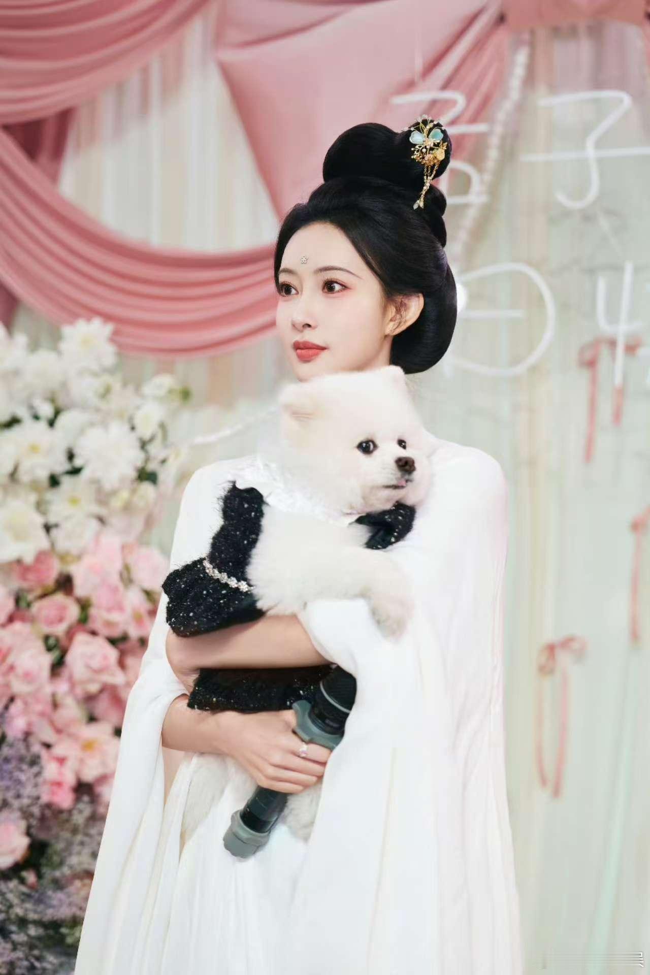 孟子义庆生照孟子义抱巧克力庆生孟子义抱巧克力庆生，好美，