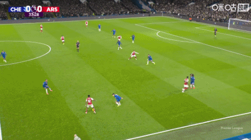 铲别人的脚踝，演得像自己受重伤一样，卡拉格表示：可能与赖斯的比较影响到了凯塞多的