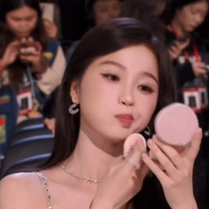 所有人 开始补妆！ 