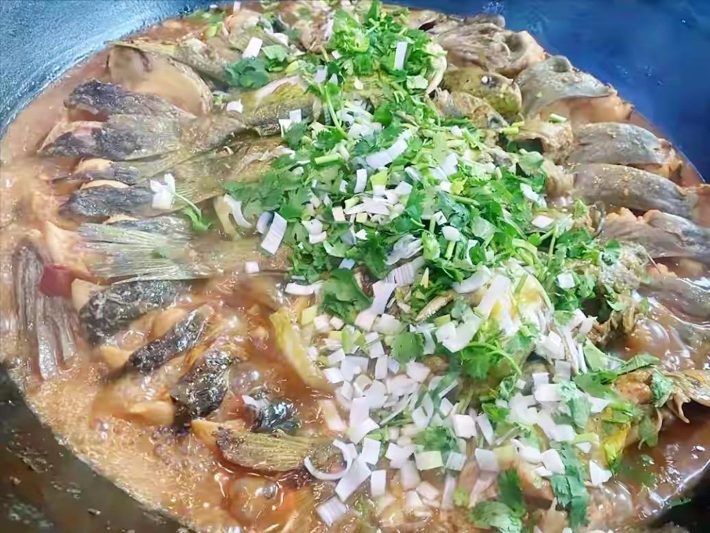 河北衡水“10大名菜”，你吃过几道

1、衡水湖炖大鱼
2、深州老火锅
3、武邑