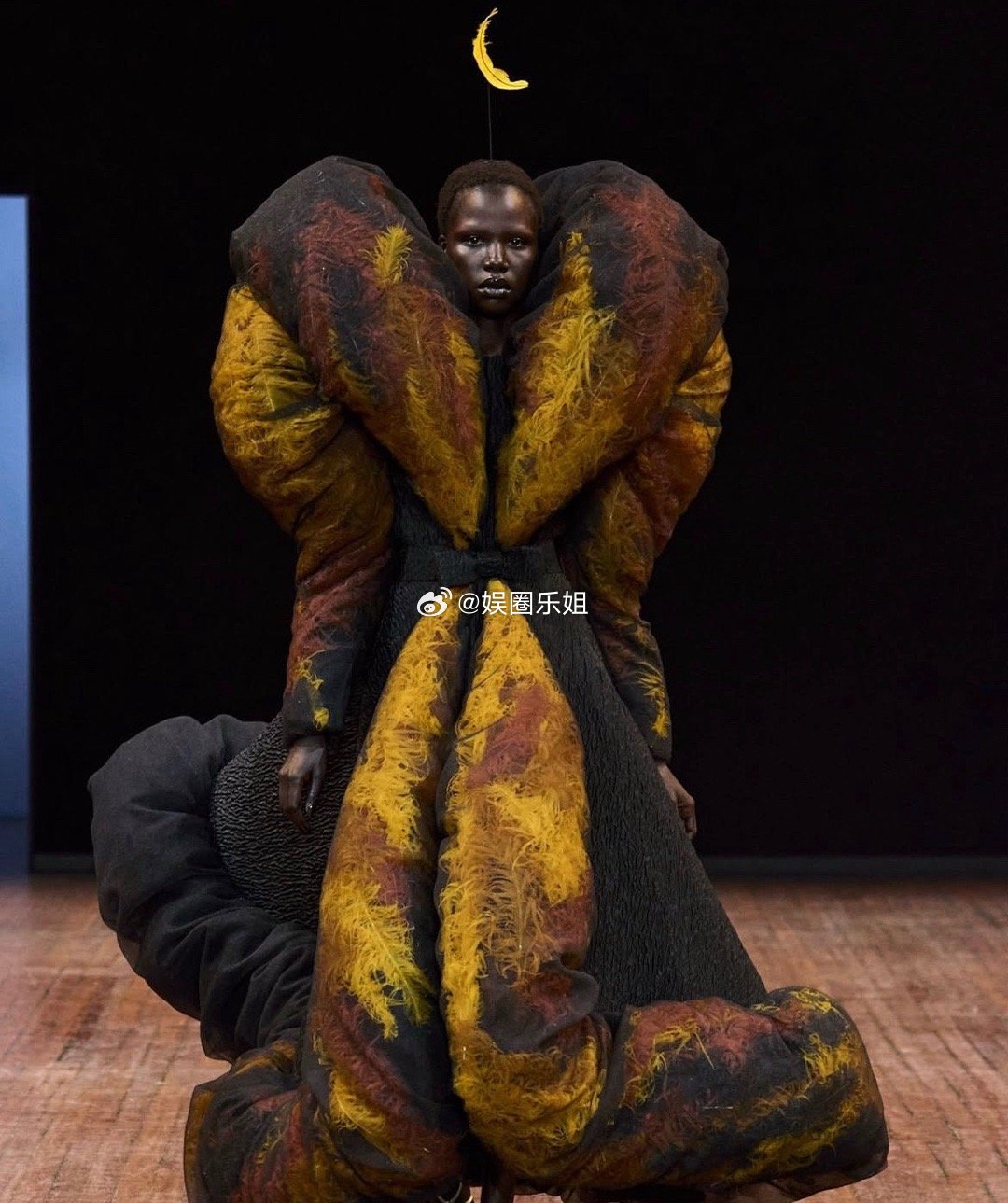 大秀直击 ｜Viktor & Rolf FW 2025-2026Viktor &