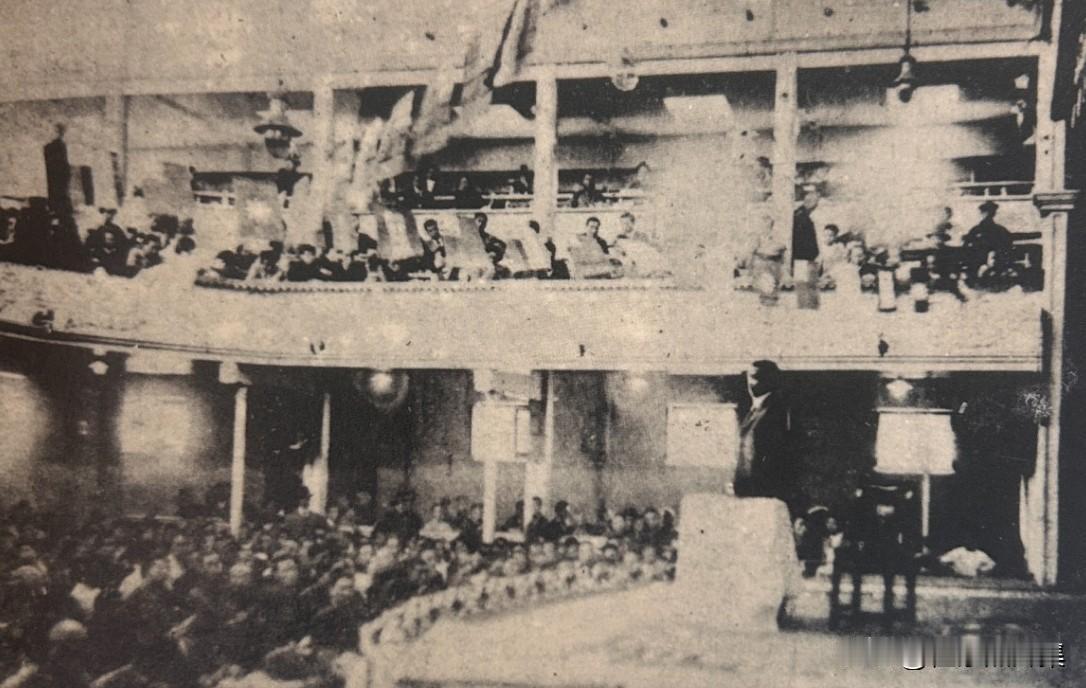 1911年辛亥革命爆发后，资产阶级革命派的主要活动从国外转移到国内，上海成为他们