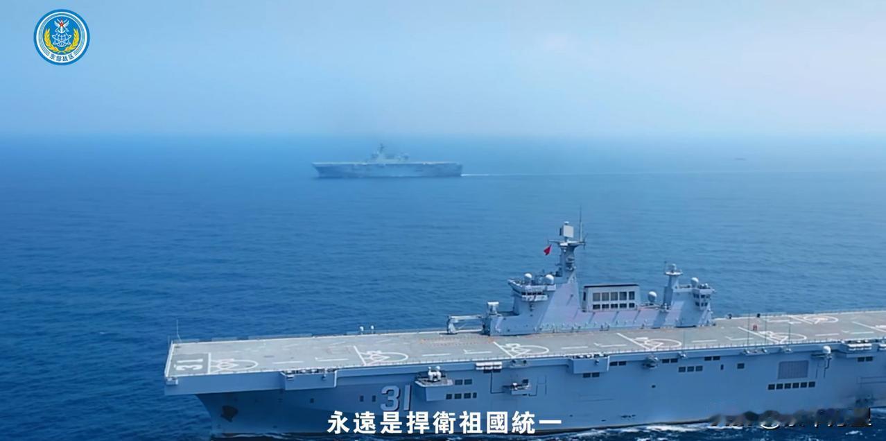 075型两栖攻击舰，4万吨级两栖舰艇