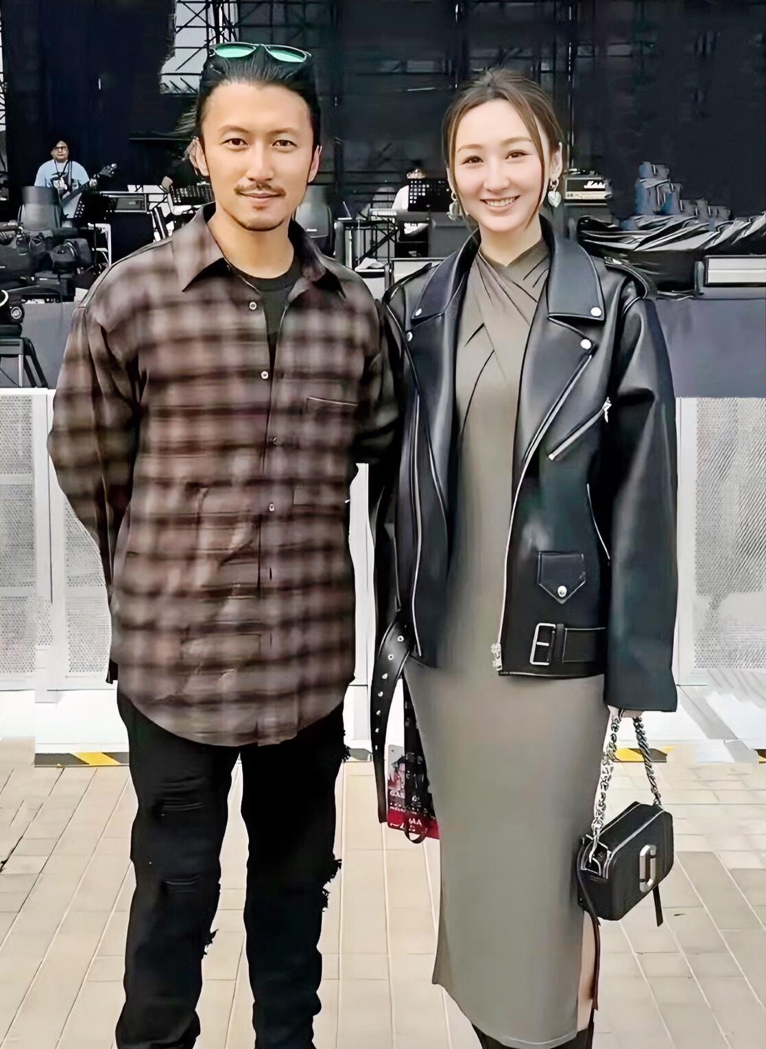 站在谢霆锋身旁的这位女士越看越眼熟，可一时怎么都想不起她是谁 热门