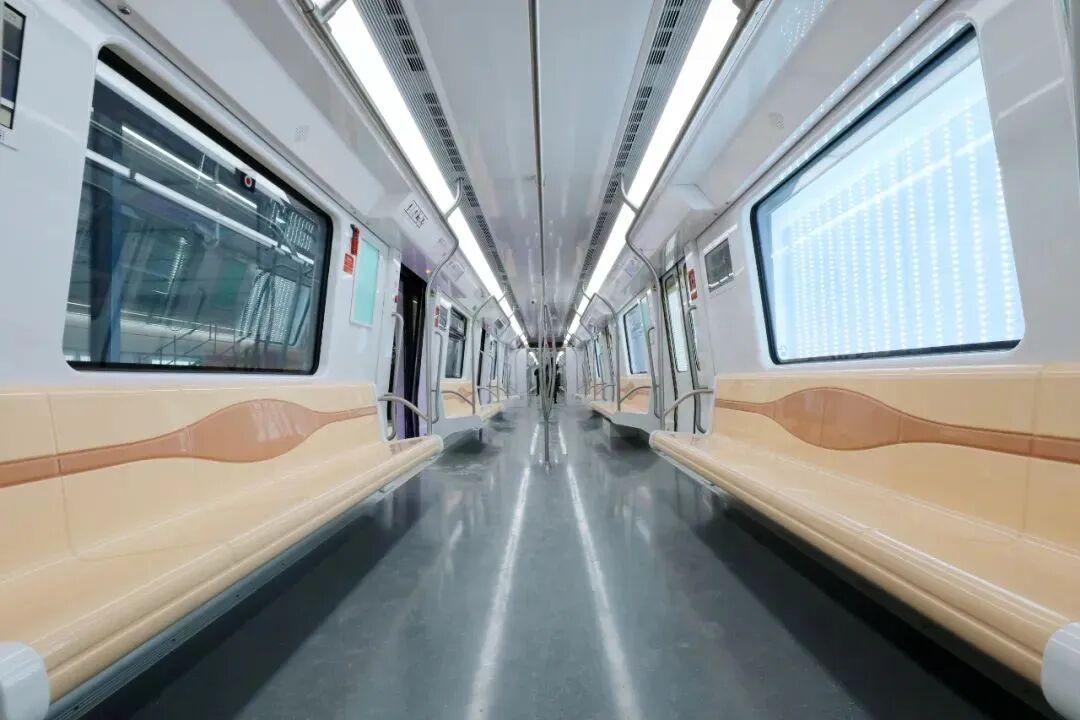 暖哭！昆山地铁突发紧急一幕，工作人员的操作太赞了！
 
小伙伴们，昆山地铁11号