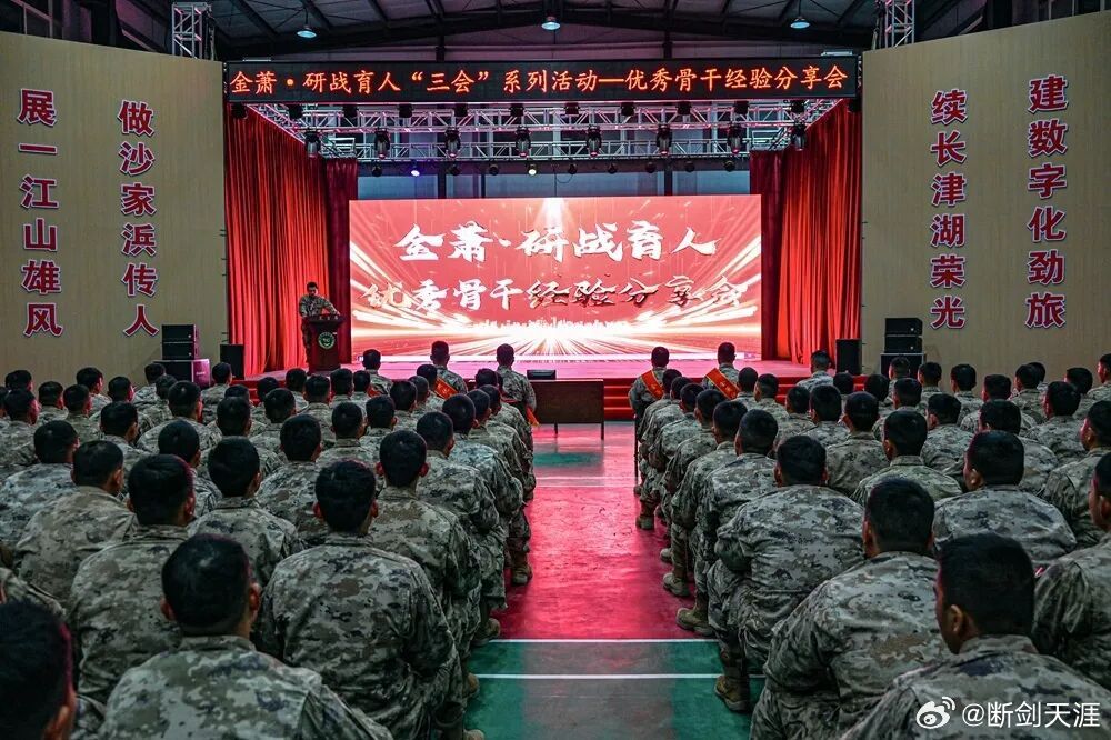 铸剑中原致敬中国军人 “说十遍不如干一遍”率先垂范、冲锋在前坚守初心、脚踏实地真