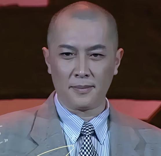 感觉唐国强演唐僧也不错。
如果《红楼梦》拍摄那年，他还是年轻小伙儿，演贾宝玉也可