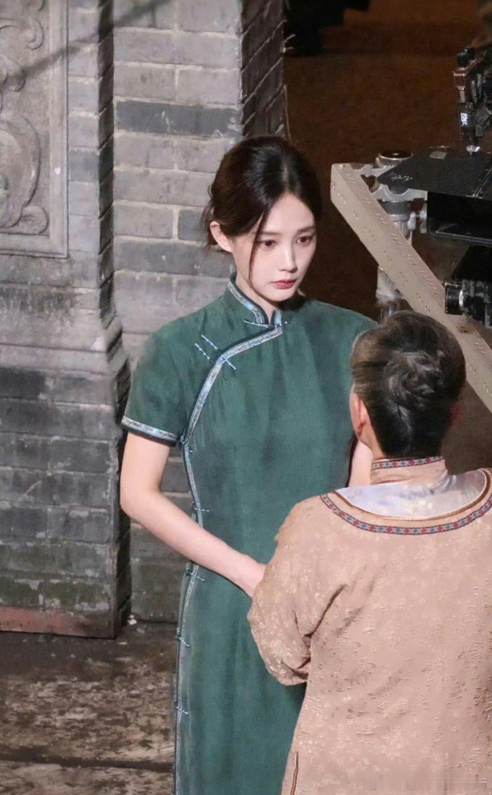 李一桐长风起旗袍造型 ​​​