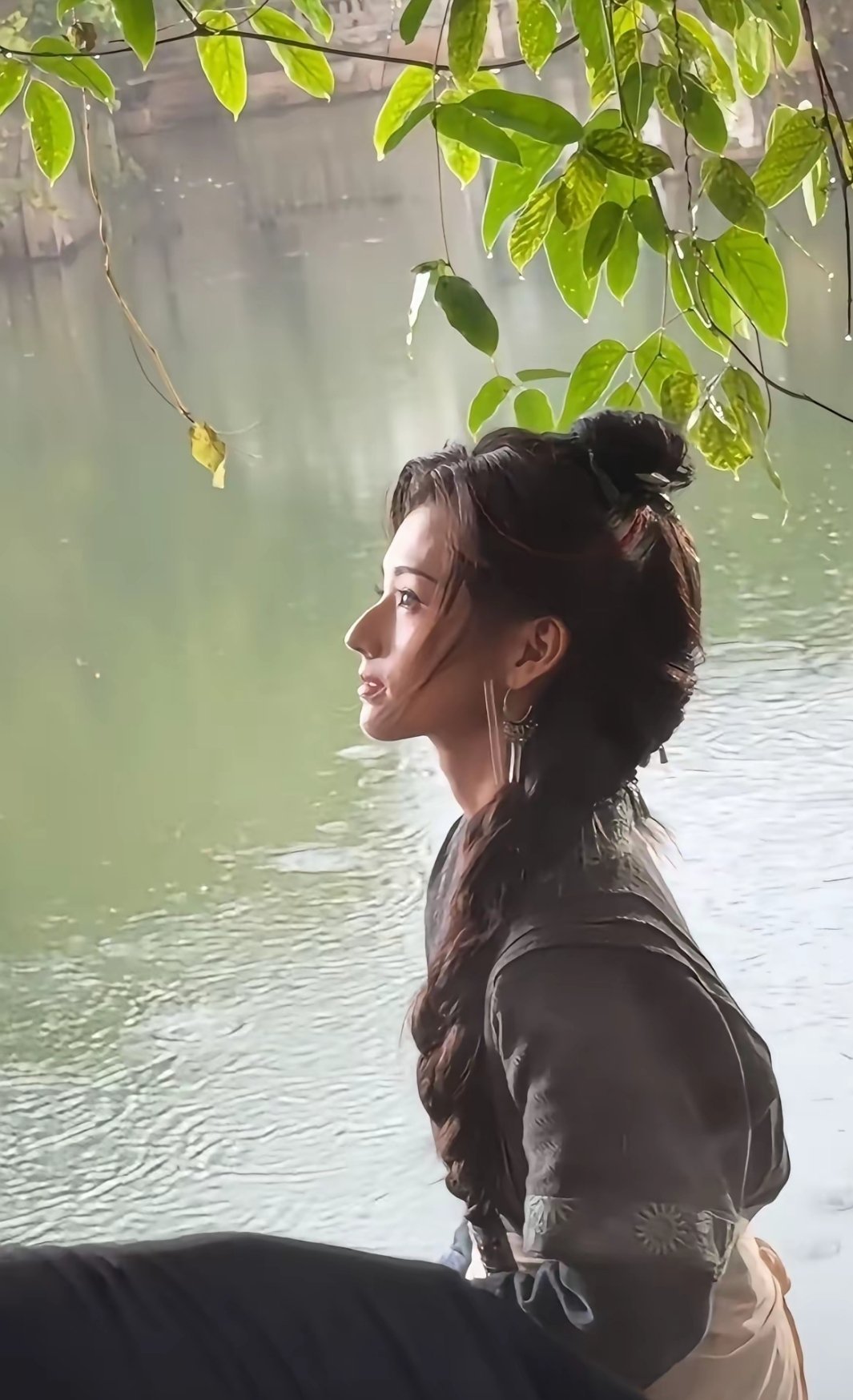 郭敬明拍的女演员鼻子比他的还高。 ​​​