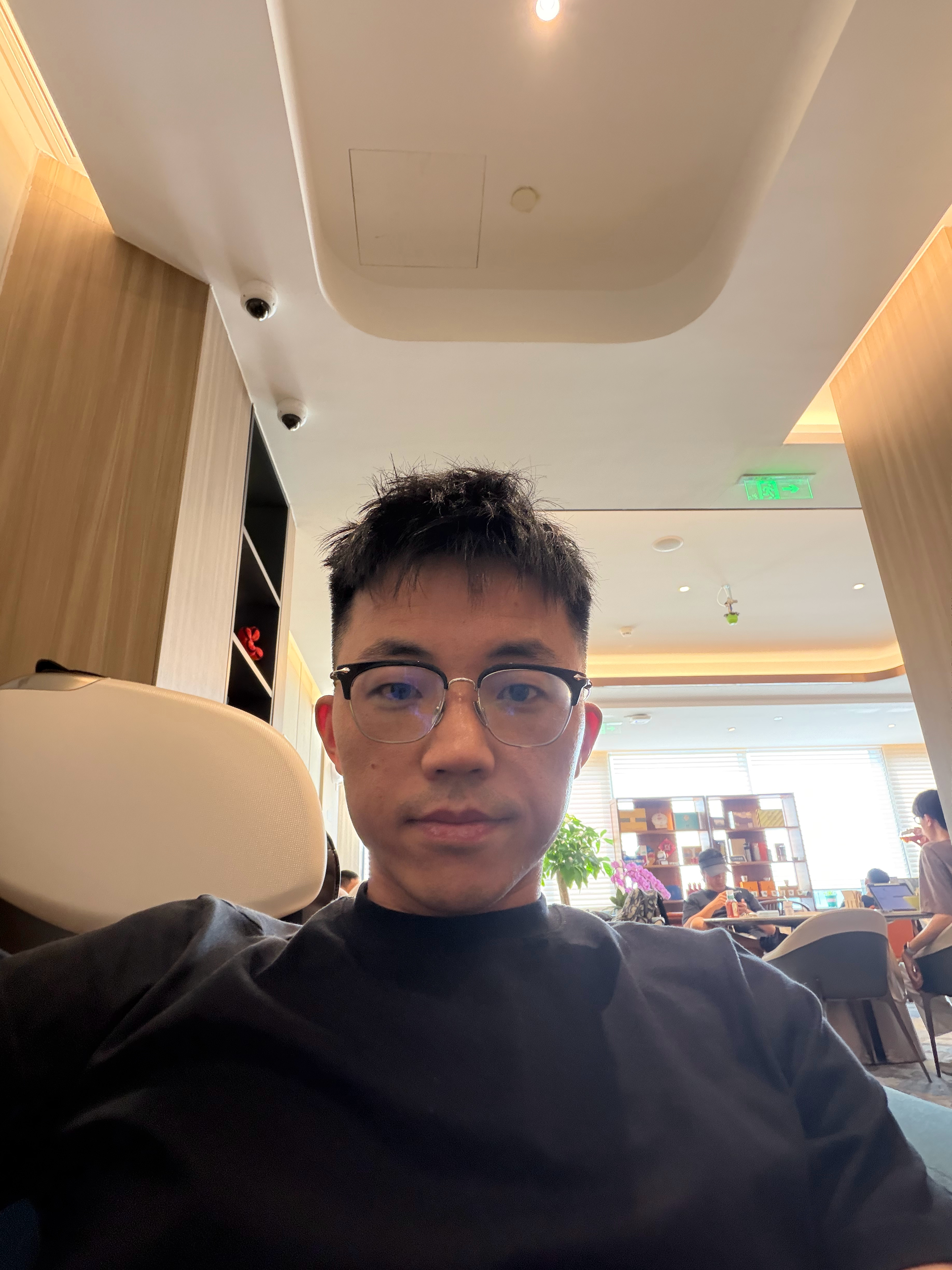 去年收了一台法拉利，被人家骗了对方是一个小地方的大人物，我整整忍了大半年了在这大