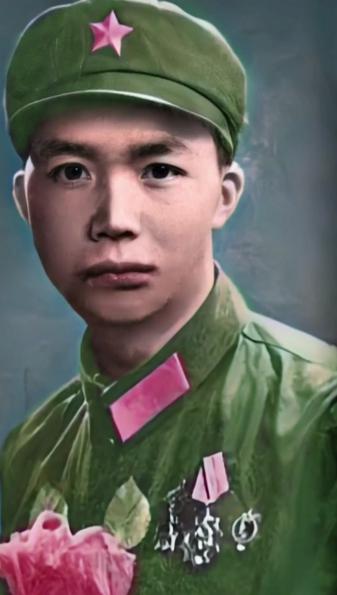 1979年，一个叫高华忠的士兵，接到了掩护全营撤退的死命令。战斗结束，任务完成，