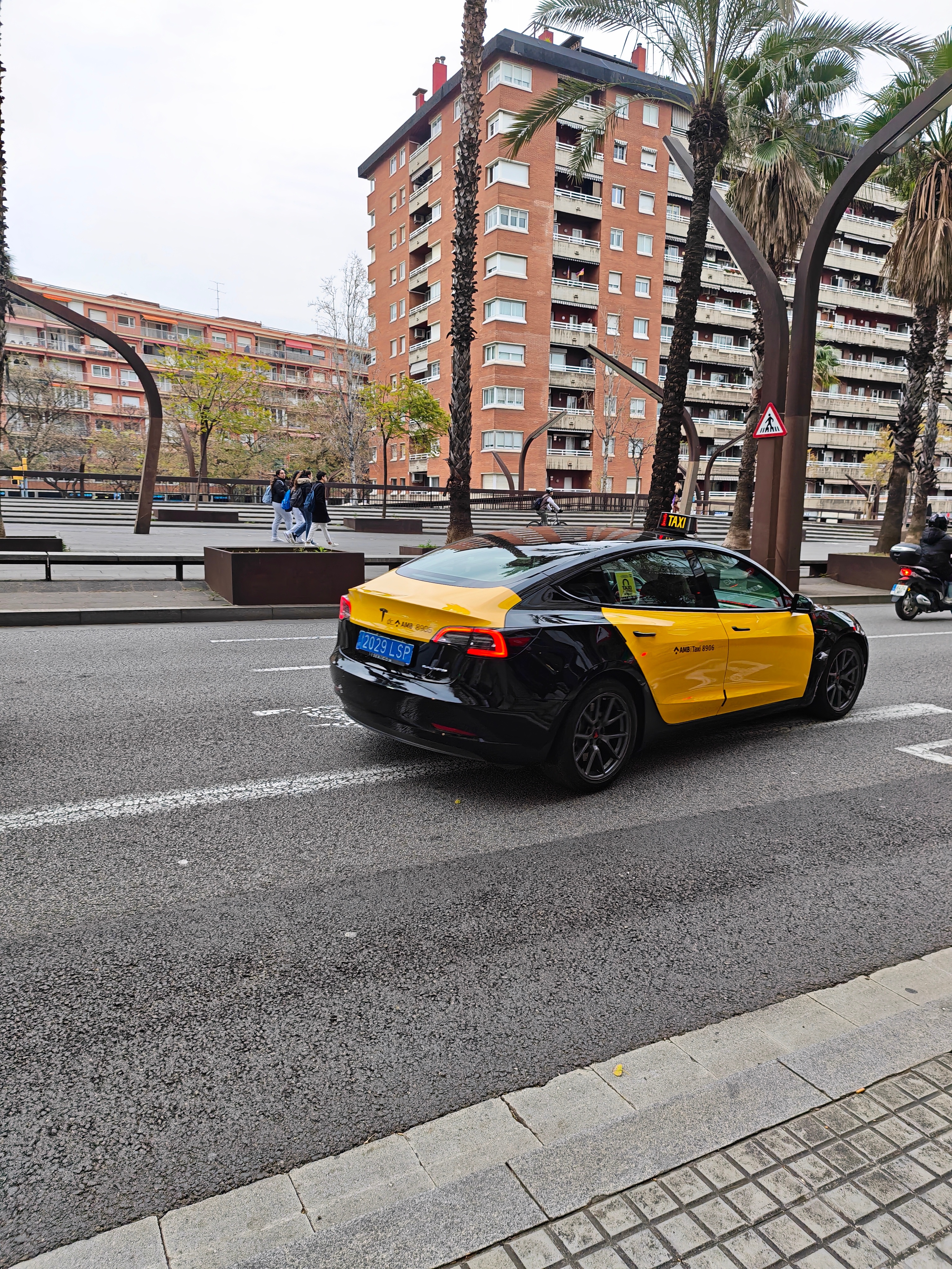 巴塞罗那特斯拉出租车还挺多mwc2026科技数码