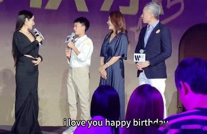 #萧亚轩谈不生小孩的原因##萧亚轩谈不生育的原因# 我觉得可以 ​​​