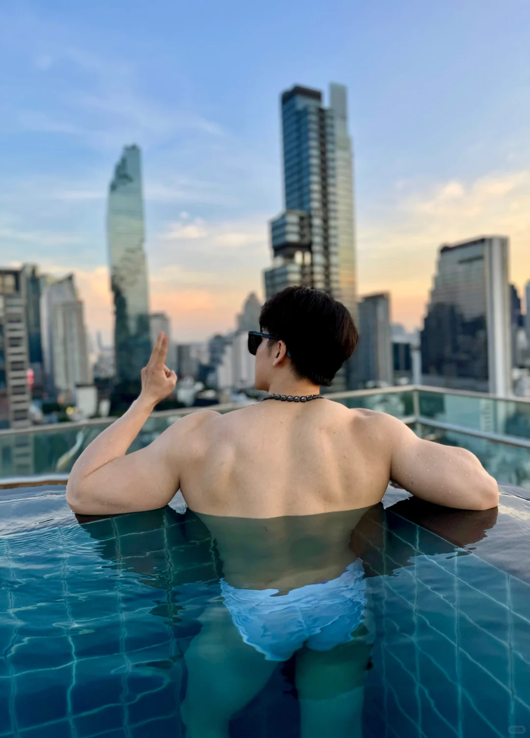 落日BKK🇹🇭🏊