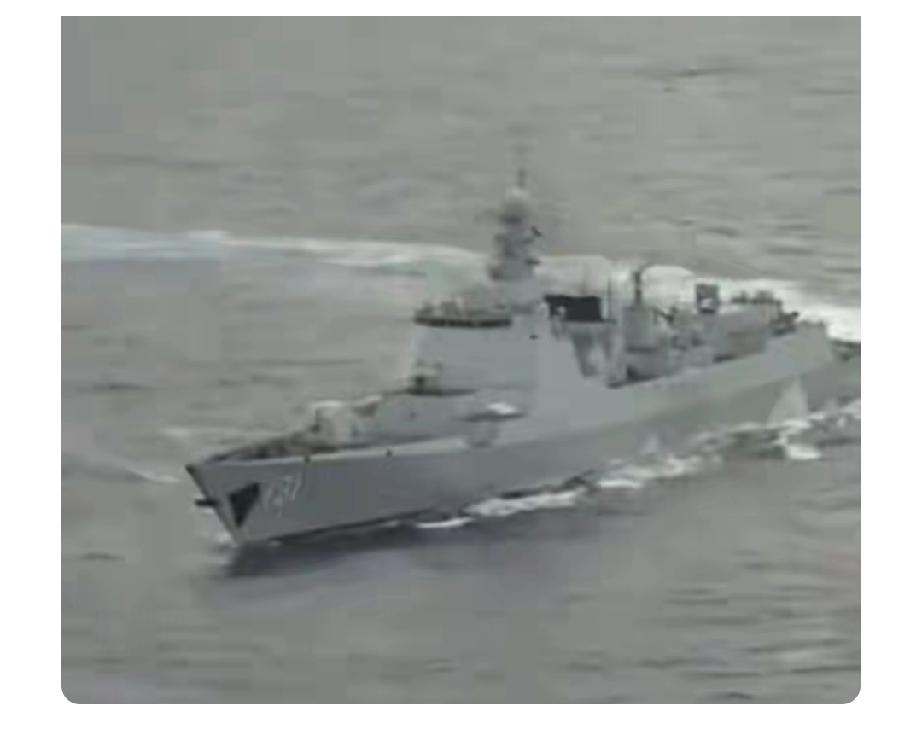 1月26日央视曝光的海上交锋太提气了！主角是052D型驱逐舰“太原舰”，当时它在