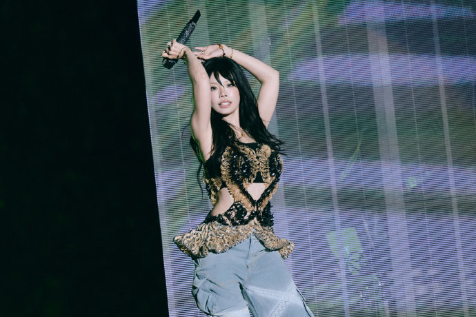 寻宝藏小队全员为万妮达打call寻宝藏全员在线等候万妮达开嗓寻宝藏小队全员的偏爱