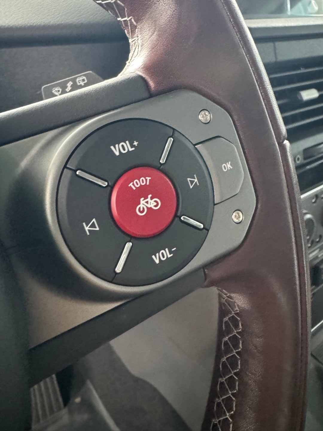 英力士掷弹兵要想破局销量、当下唯有价格下进一步下探！硬汉也有柔情温暖的一面！图三